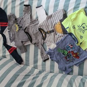 Lot of 6 Baby rompers size Newborn